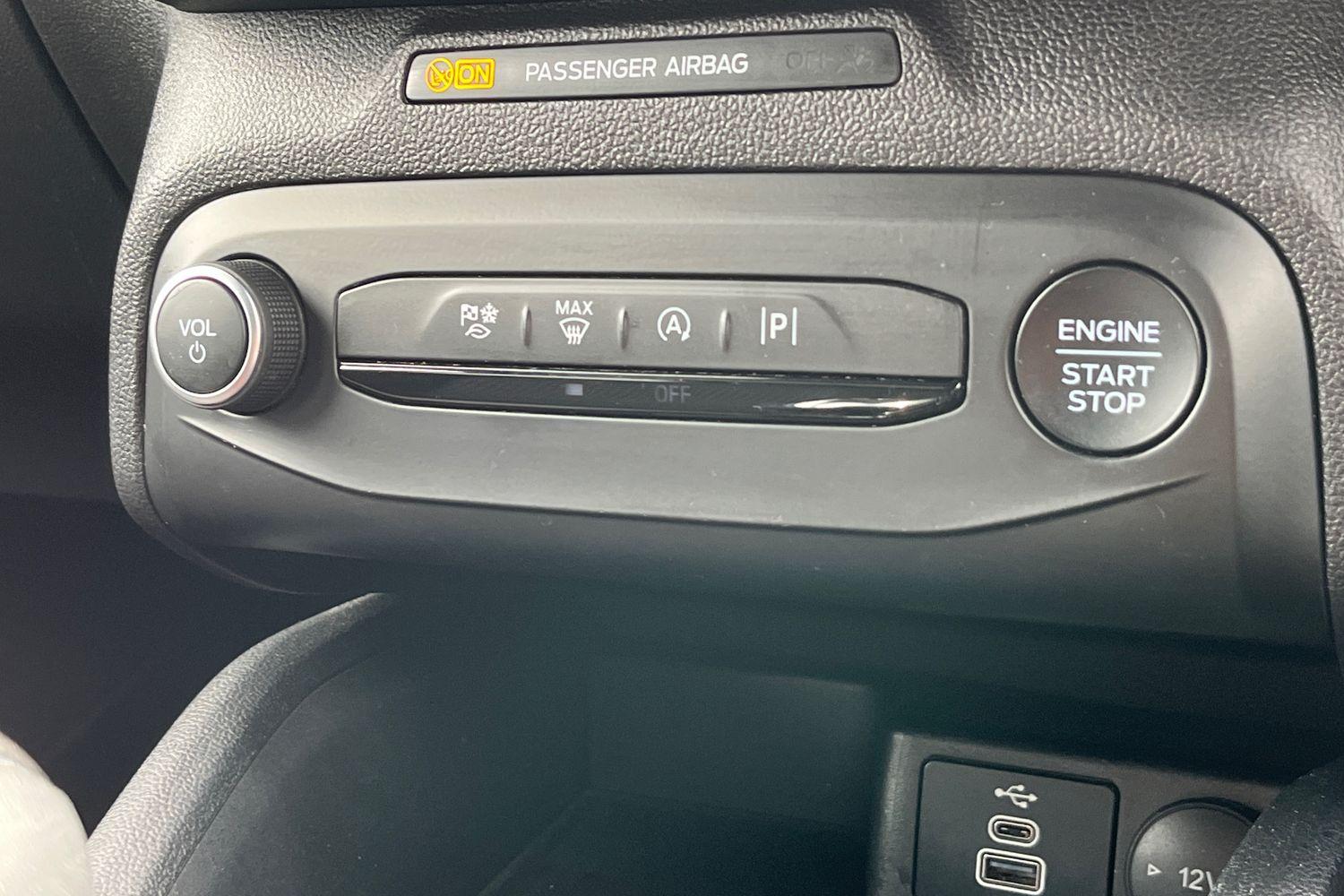 Ford FOCUS Photo 27