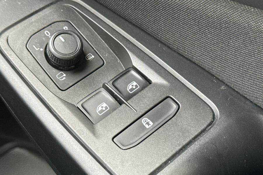 Ford TOURNEO CONNECT Photo autoimg-63833448147ac3b9855669184dbc642c3dfe6424.jpg