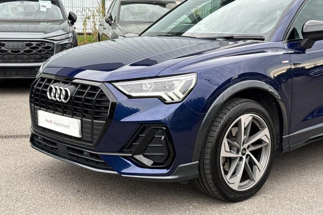 AUDI Q3 Photo 22