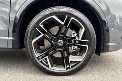 VOLKSWAGEN Tiguan Photo 5