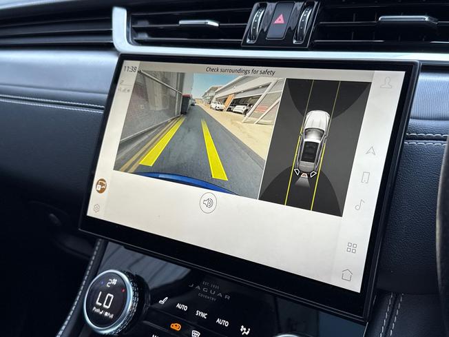 JAGUAR F-Pace Photo 60