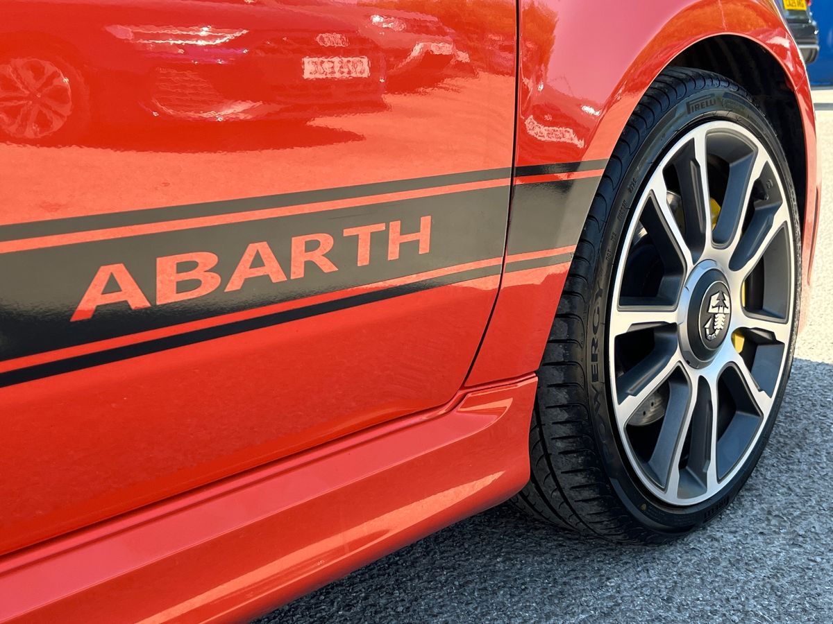 Abarth 695 Photo 20