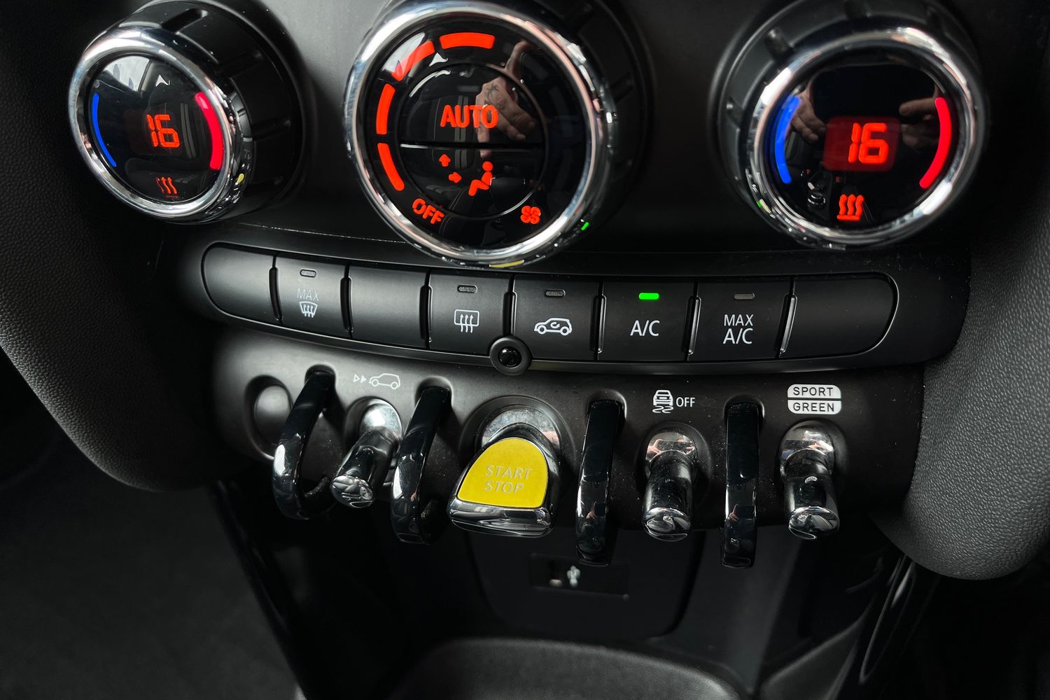 MINI Electric Hatch Photo 30