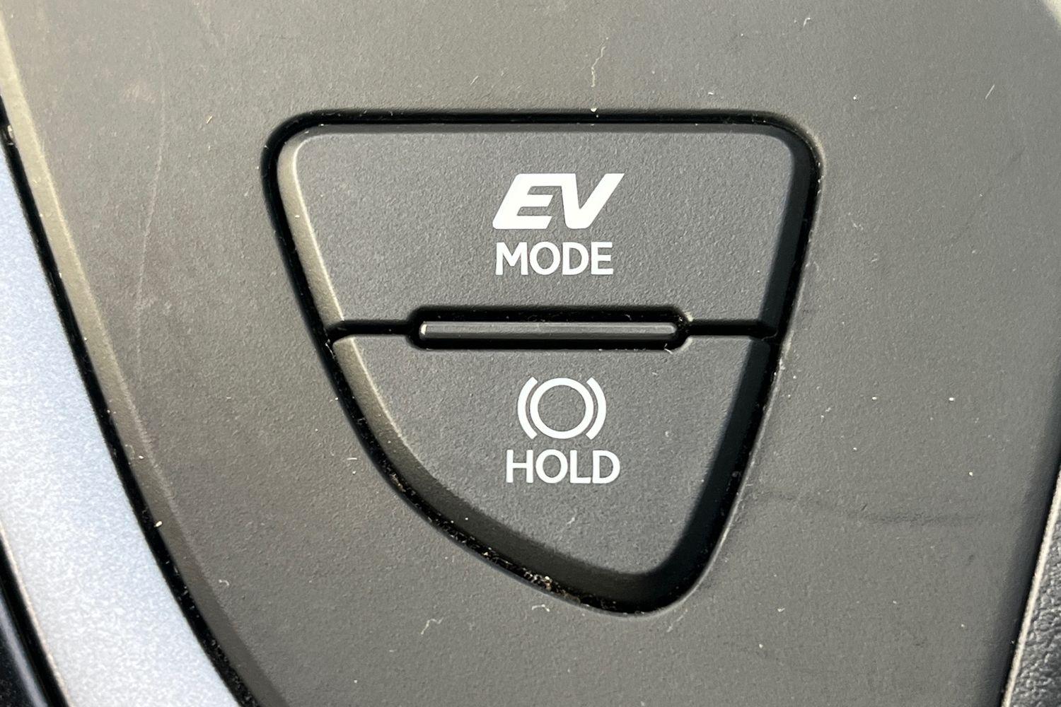 Lexus UX Photo 28