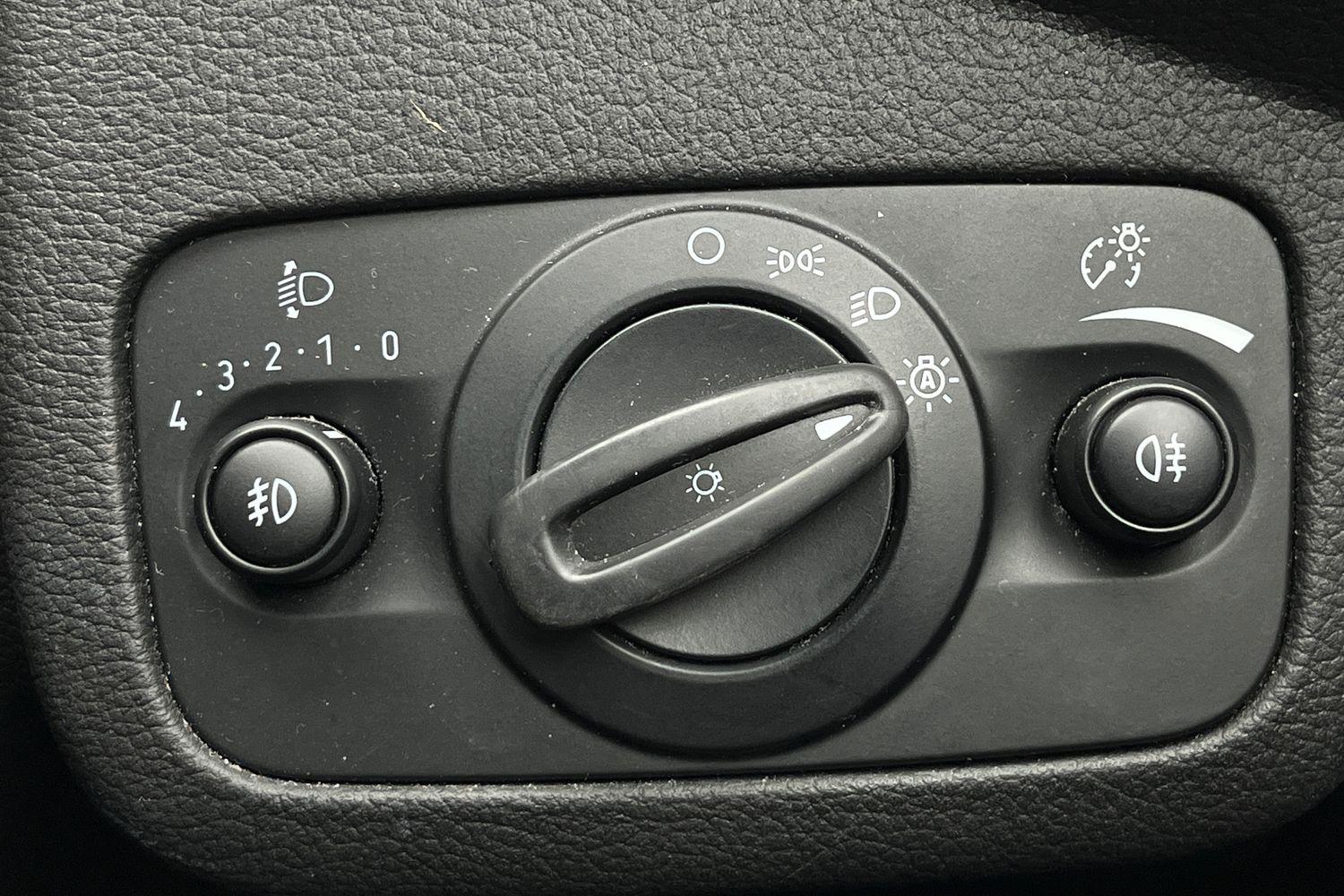 Ford KUGA Photo 36