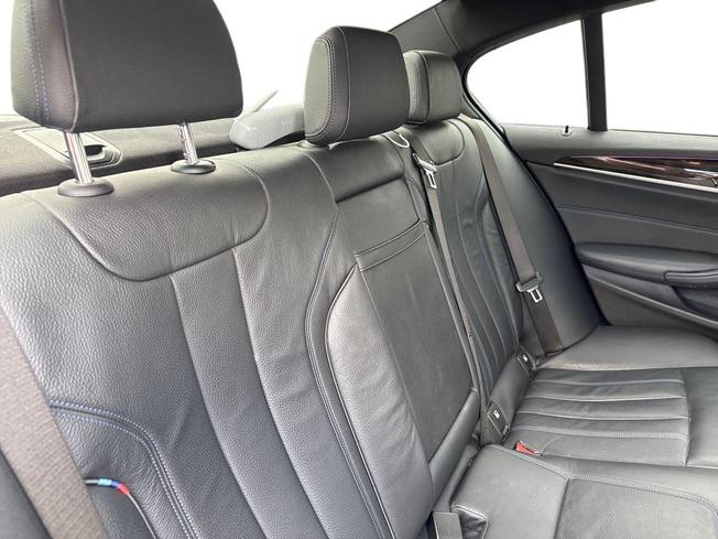 BMW 5 Series Photo 9