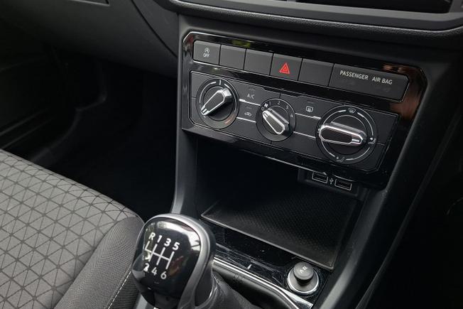 Volkswagen T-Cross Photo 24