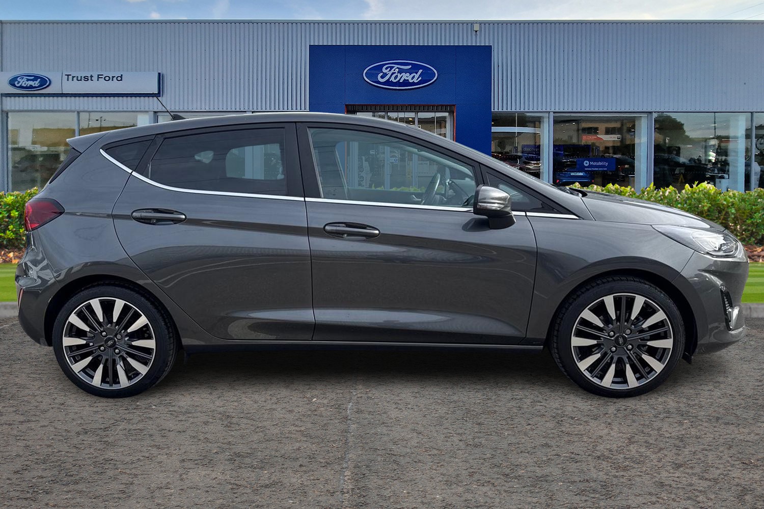 Ford FIESTA Photo 2