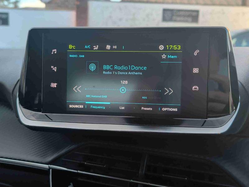 Used Peugeot E-2008 YD22ORO 19