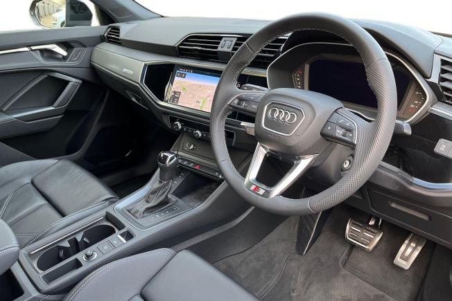 AUDI Q3 Photo 6