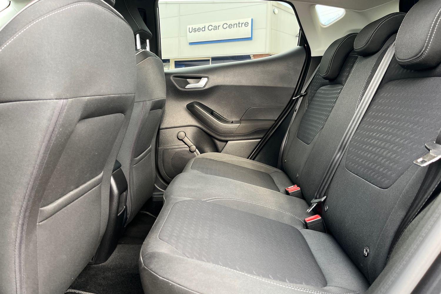 Ford FIESTA Photo 19