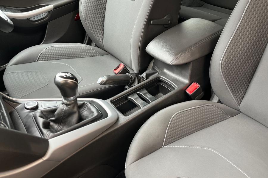 Ford FOCUS Photo autoimg-63aae086cd40addd2f04895d143341f8ad617636.jpg