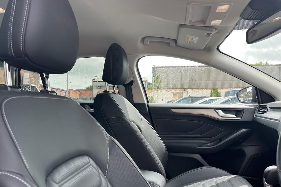 Ford FOCUS Photo autoimg-63ad09d1b23adfbe4d421d8e6f58d7ef3b8e6014.jpg