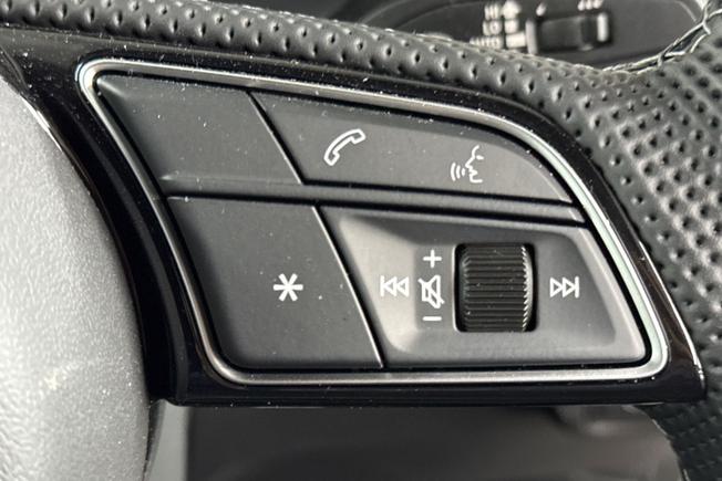 AUDI Q2 Photo 17