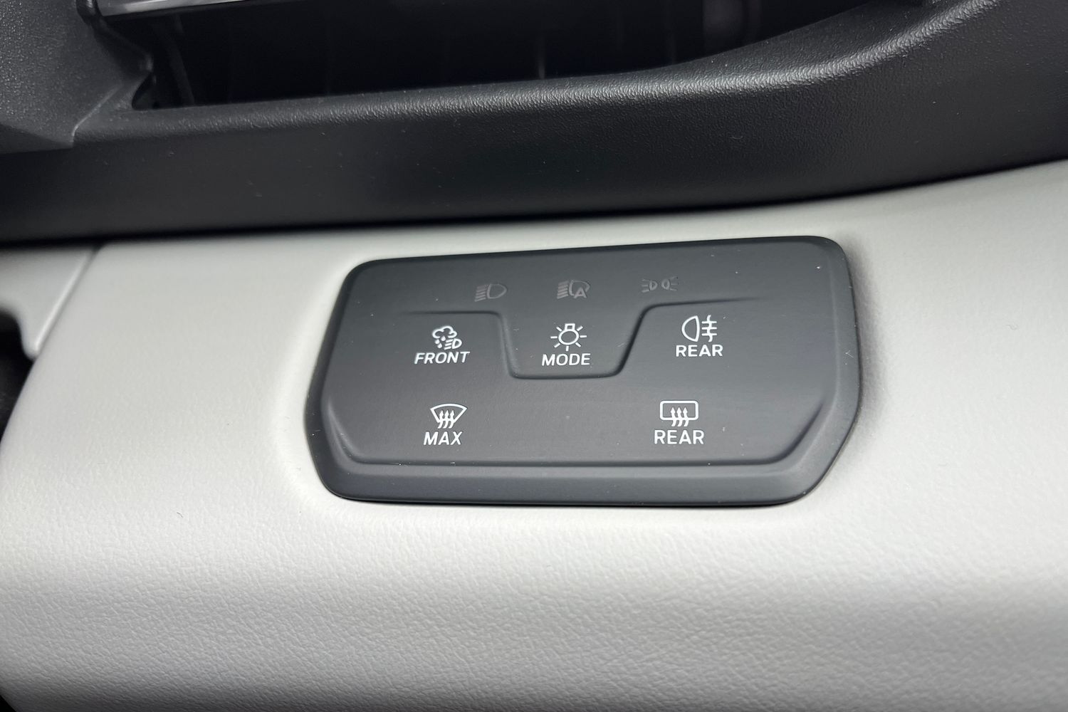 Ford Explorer Photo 25