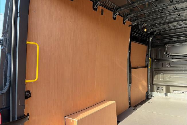 VOLKSWAGEN Crafter Photo 23