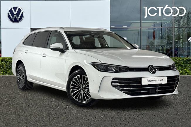 VOLKSWAGEN Passat Photo 1