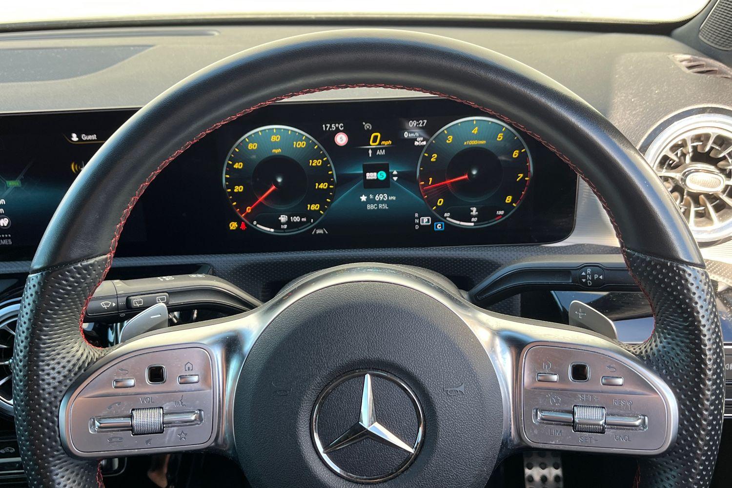 Mercedes-Benz A CLASS Photo 11