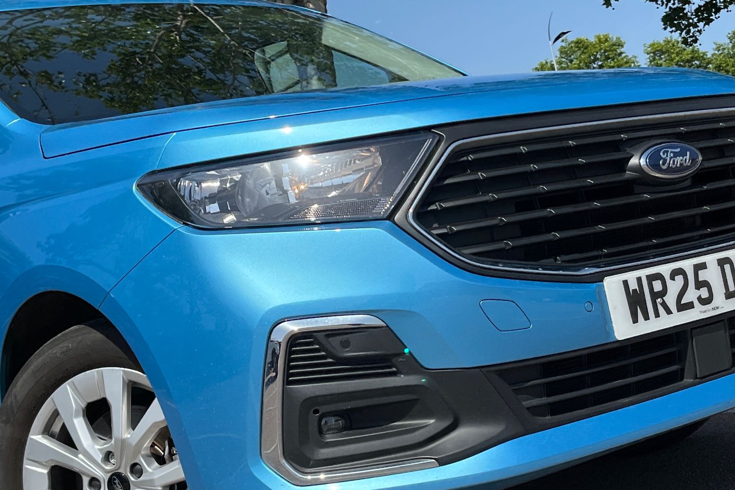 Ford TRANSIT CONNECT Photo 24