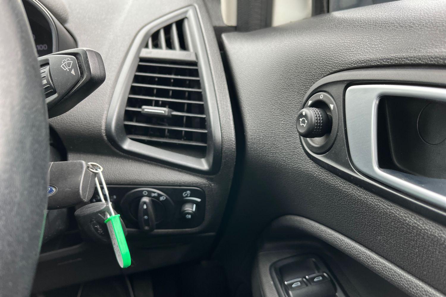 Ford ECOSPORT Photo 30