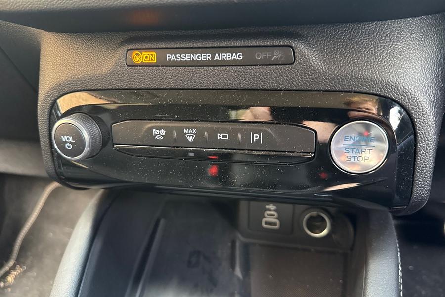 Ford KUGA Photo autoimg-63c014de4a912a0b193bf13afa50dd0c89a0953f.jpg