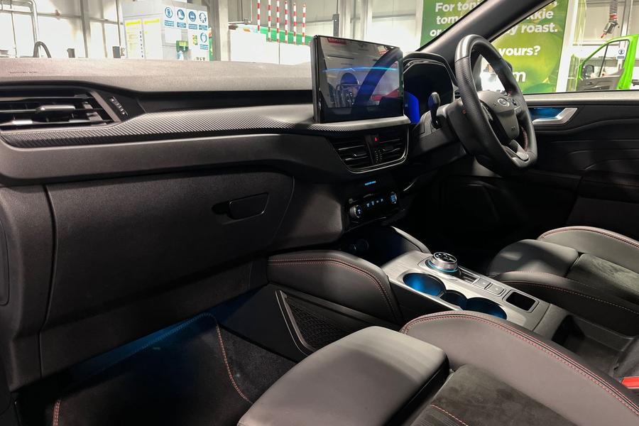 Ford KUGA Photo autoimg-63c18861ad9da4b3c124e1544adb84654fdec434.jpg