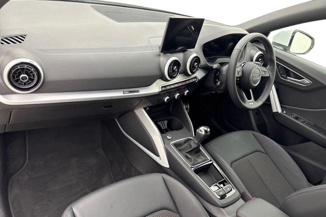 AUDI Q2 Photo 2