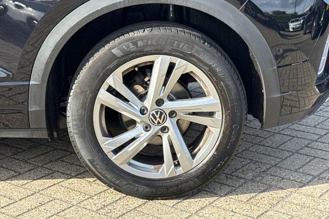 VOLKSWAGEN T-Roc Photo 23