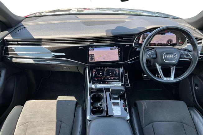 AUDI Q8 Photo 10