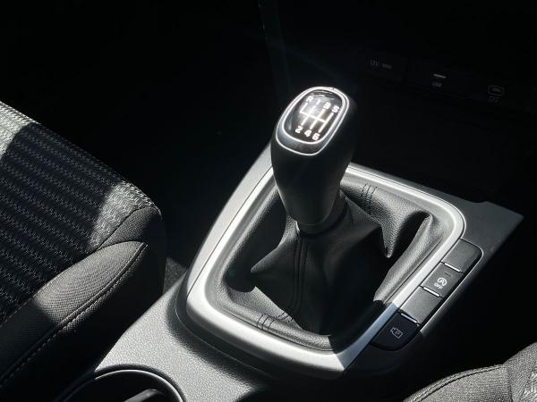 Kia Ceed Photo autoimg-63cadff9f03cad52fcb03ad0009e90e4e7e6749b.jpg