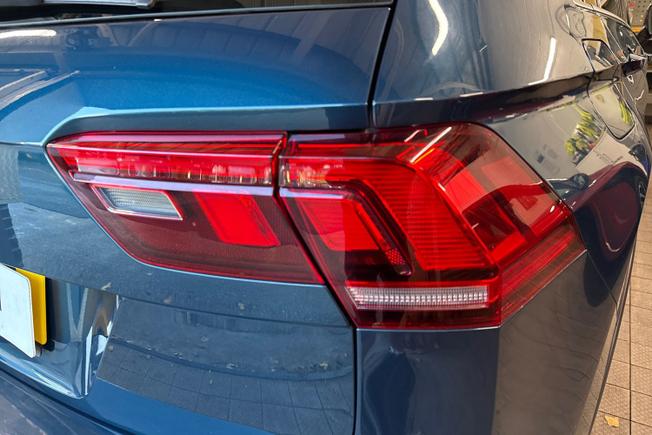 VOLKSWAGEN Tiguan Photo 18