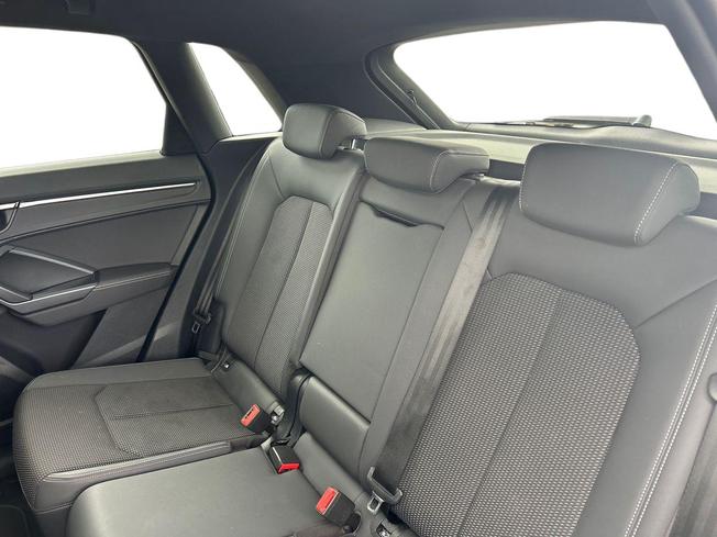 Audi Q3 Photo 9