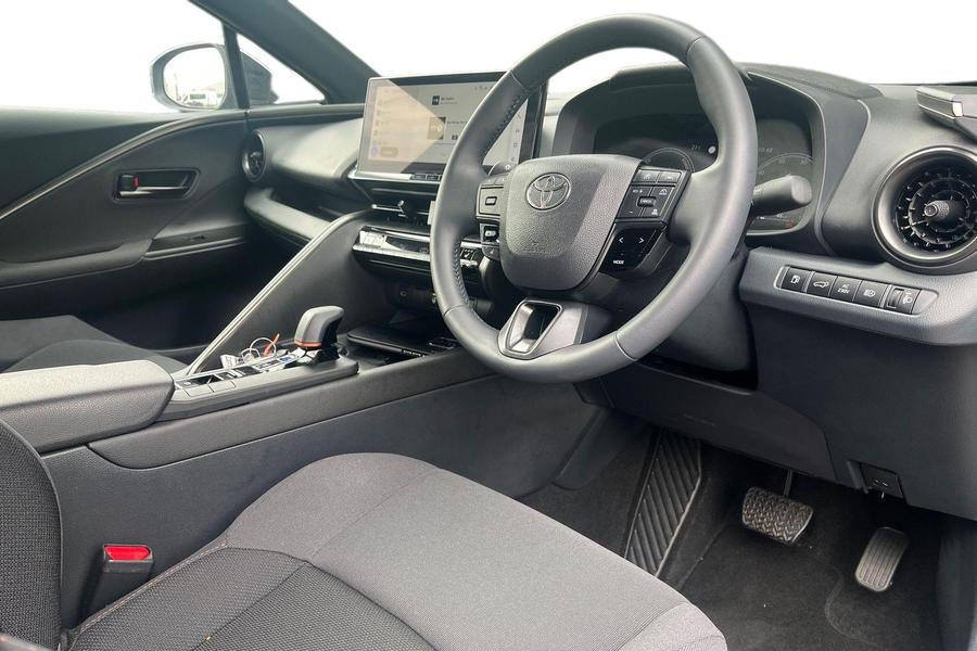 Toyota C-HR Photo autoimg-63d52ae3db3e0cf97c978ae9c31bf8591f98a53f.jpg