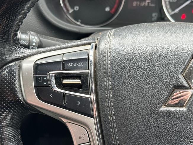 MITSUBISHI L200 Photo 16