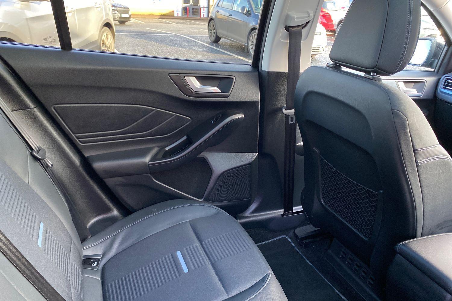 Ford FOCUS Photo 28