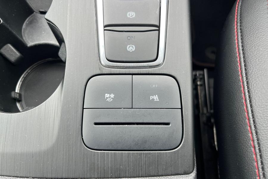 Ford Kuga Photo autoimg-63db83fc12a70942b3873d241390c4f517f0004b.jpg