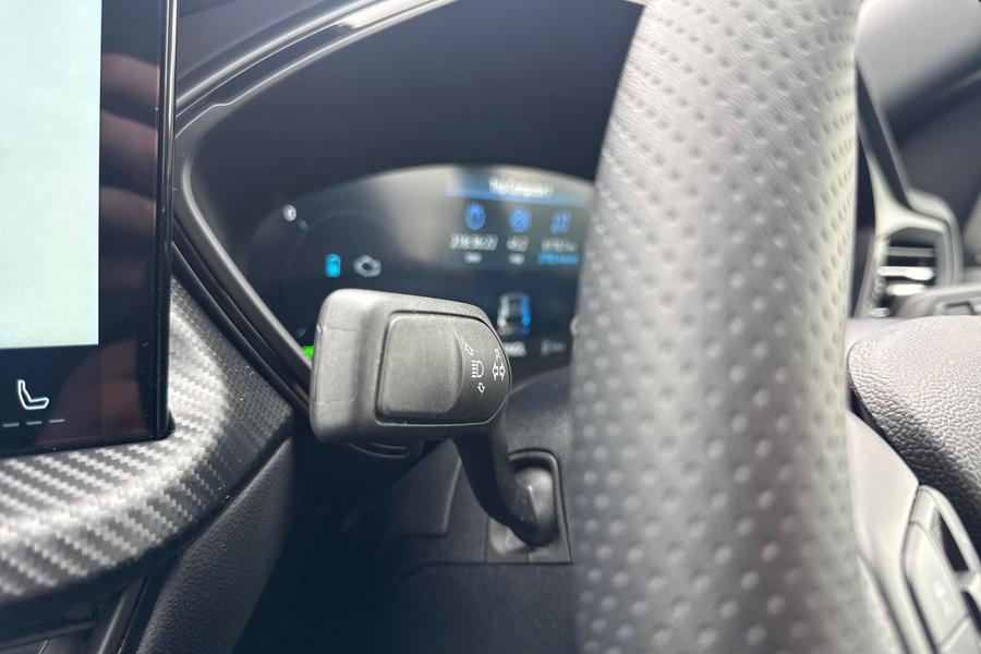 Ford KUGA Photo autoimg-63dbf428033d9dab9b1c7acb3bf7ca0e8a866863.jpg