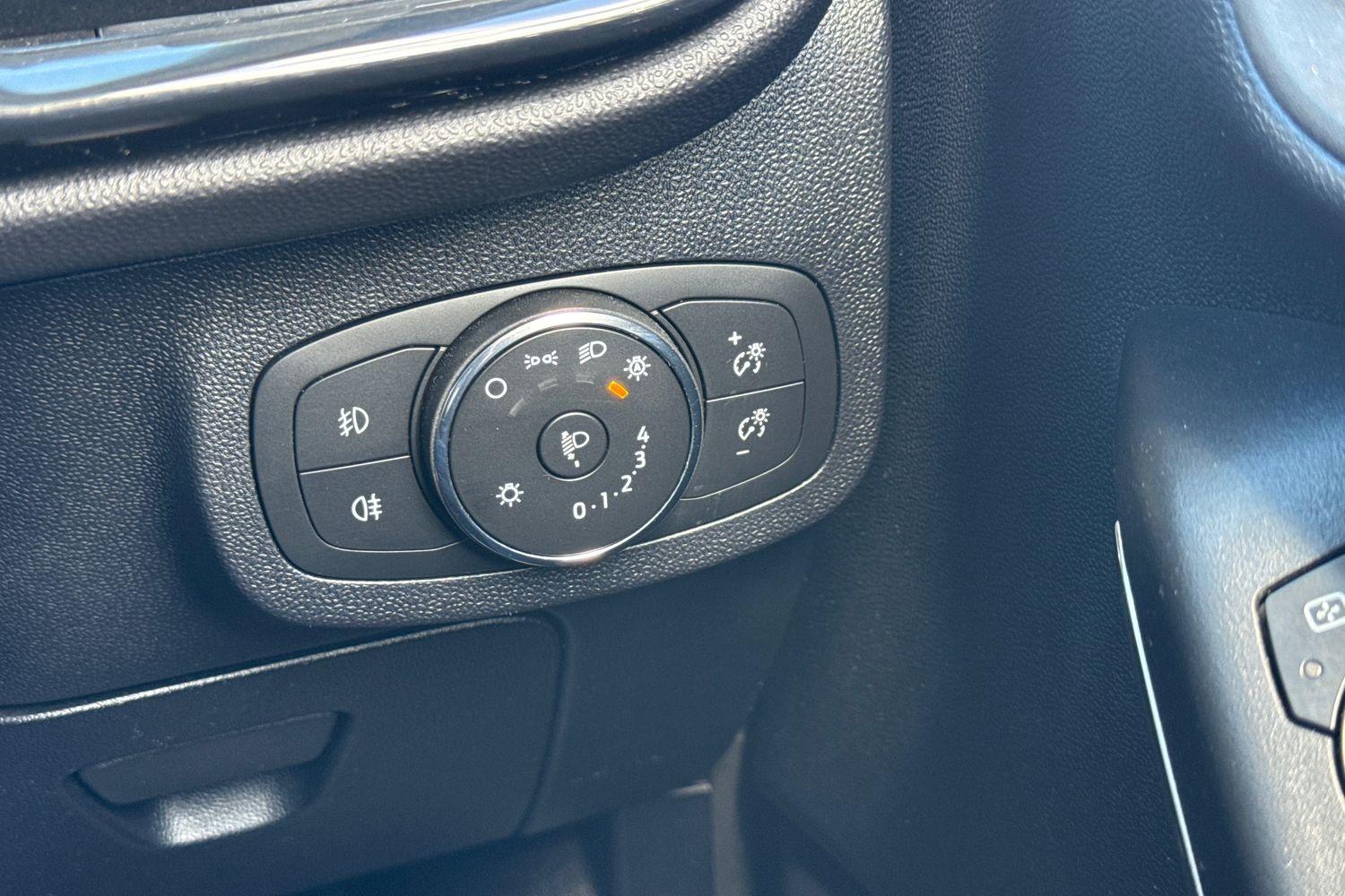 Ford Fiesta Photo 24