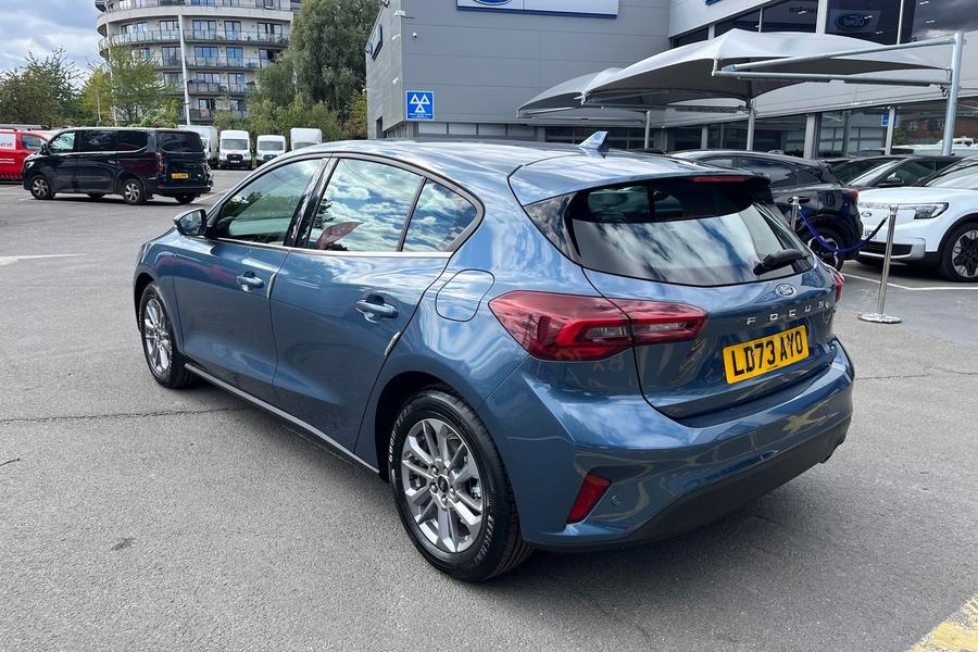 Ford FOCUS Photo autoimg-63e34390ccc21af8c20a16dc63515bd60b4dd2a3.jpg