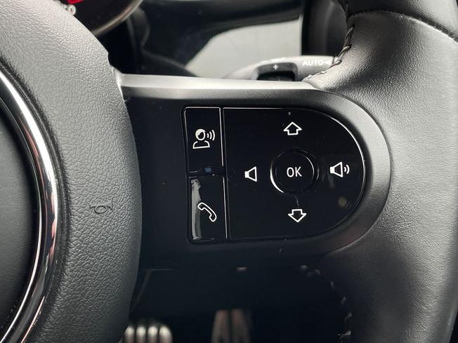 MINI Hatch Photo 17