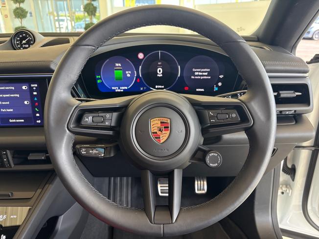 PORSCHE Macan Photo 17