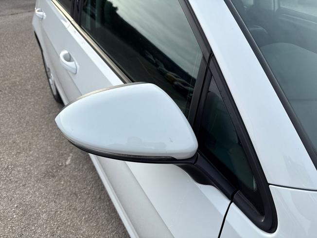 VOLKSWAGEN Golf Photo 20