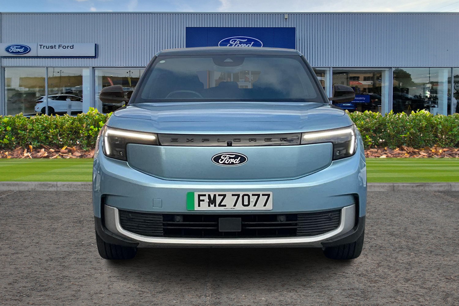 Ford Explorer Photo 5