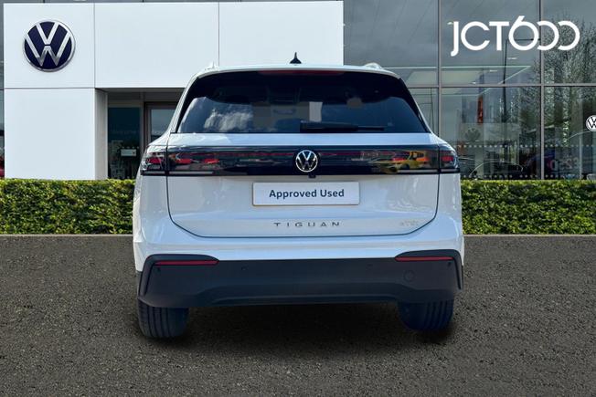 VOLKSWAGEN Tiguan Photo 7