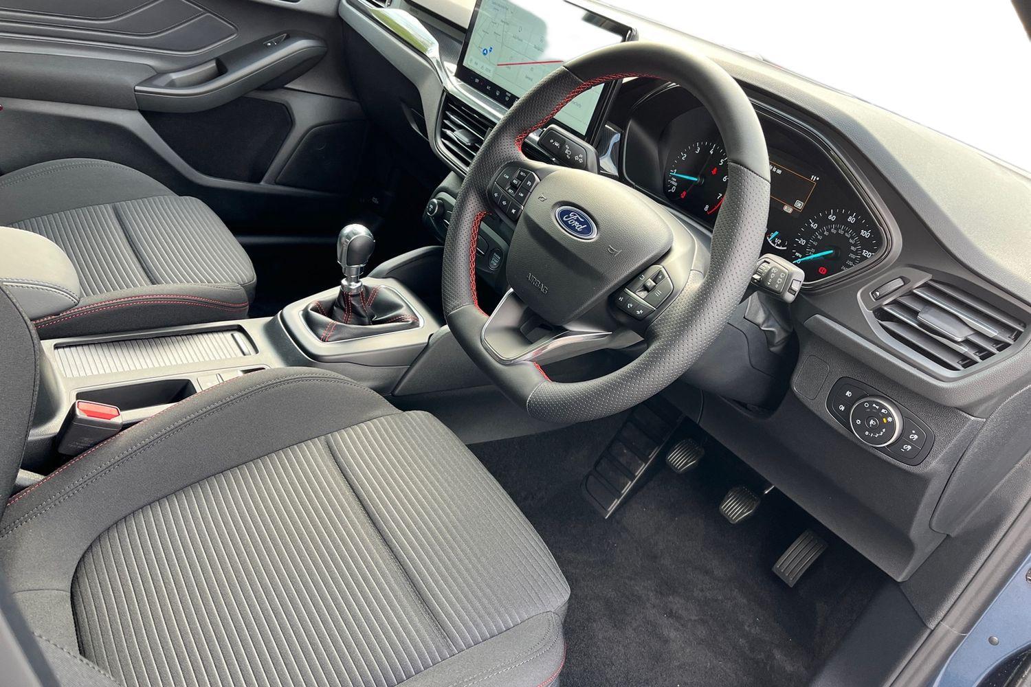 Ford Focus Photo 8