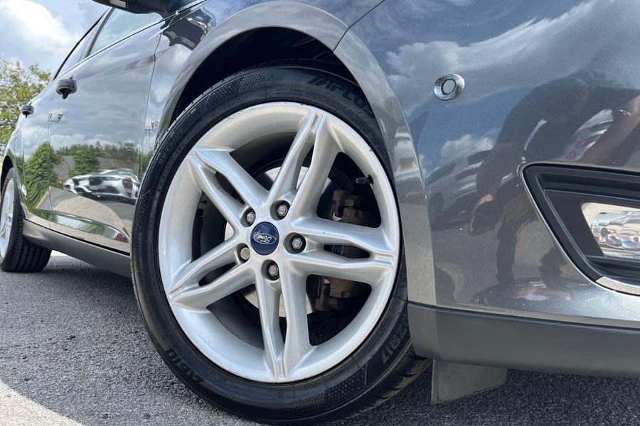 Ford FOCUS Photo autoimg-63ed3f27e88e8d2b1ca64a16ad872343196cb58e.jpg