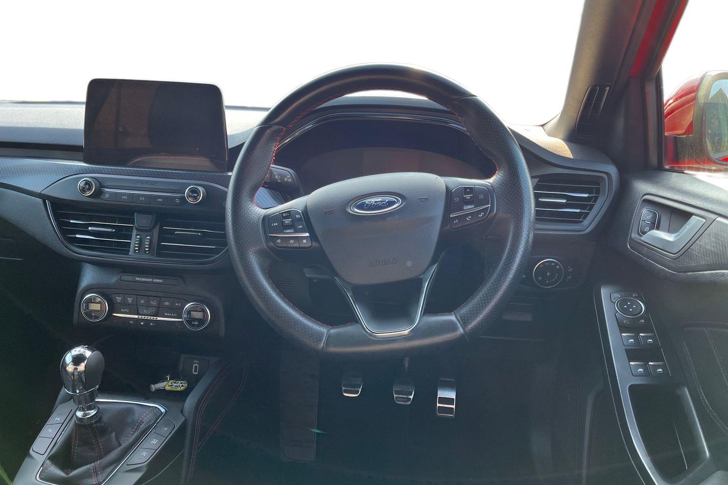Ford FOCUS Photo 10