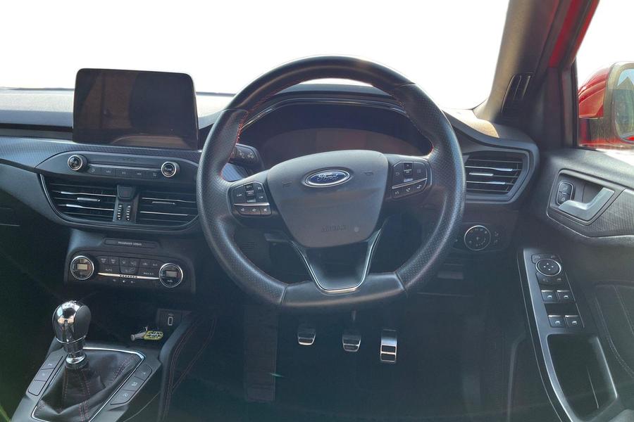 Ford FOCUS Photo autoimg-63f0adc858a85c85aeb5ced6b78a65e84cfe3046.jpg