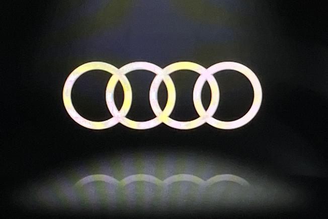 AUDI Q8 Photo 15
