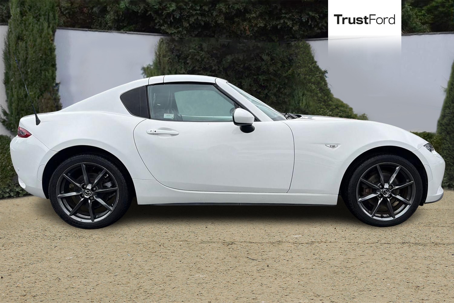 Mazda MX-5 Photo 2